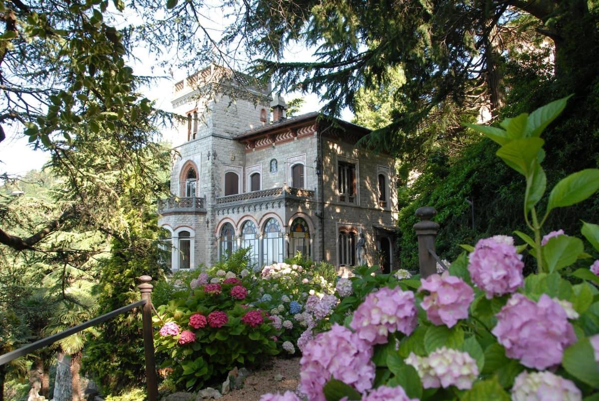 Il Parco E Gli Affreschi Apartment Varese Luaran gambar