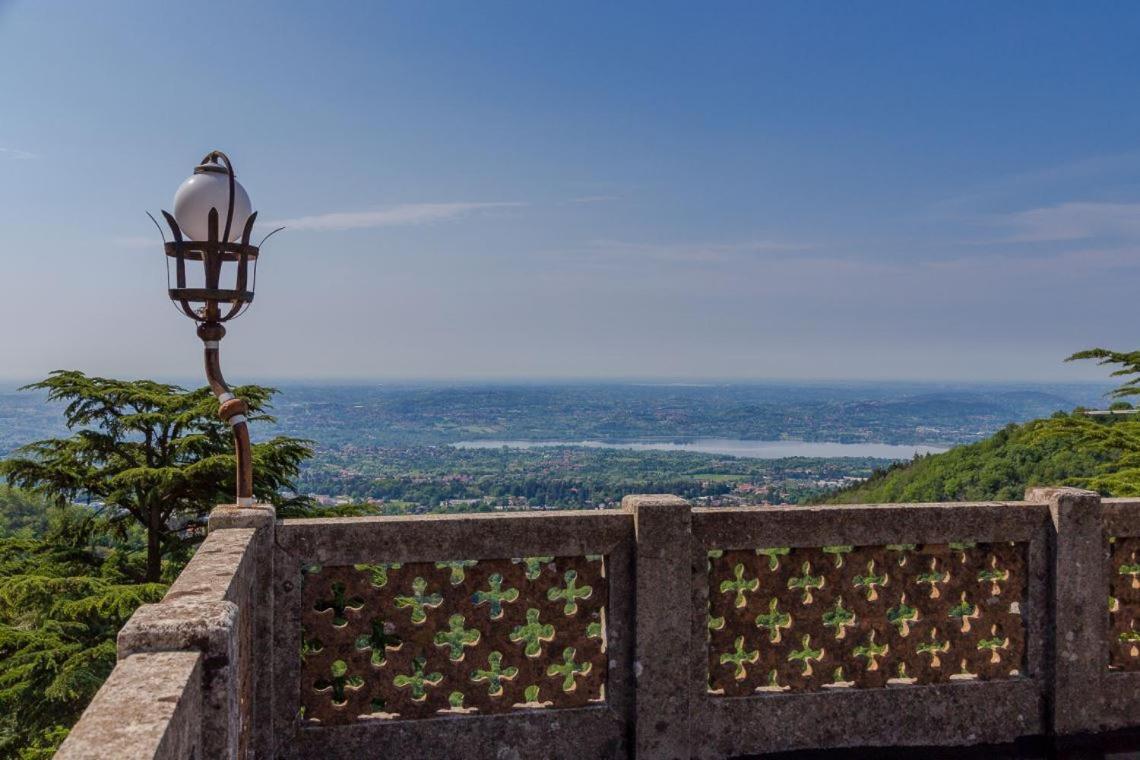 Il Parco E Gli Affreschi Apartment Varese Luaran gambar