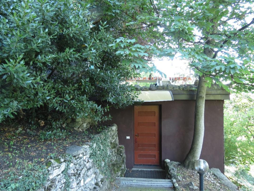 Il Parco E Gli Affreschi Apartment Varese Luaran gambar